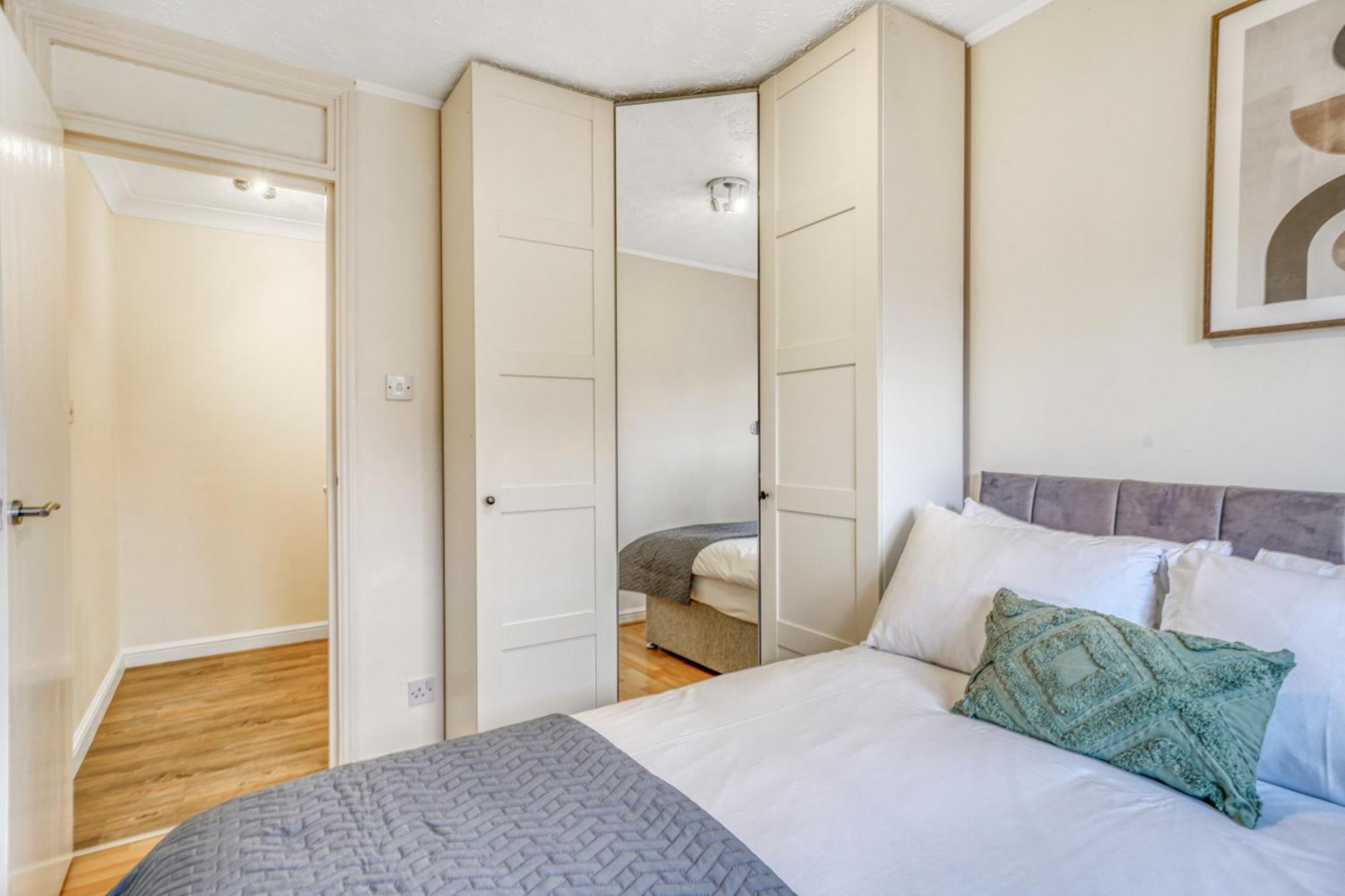 Executive 4 Bedroom Town House In Canada Water Free Wifi & Parking By City Stay Aparts London Ngoại thất bức ảnh